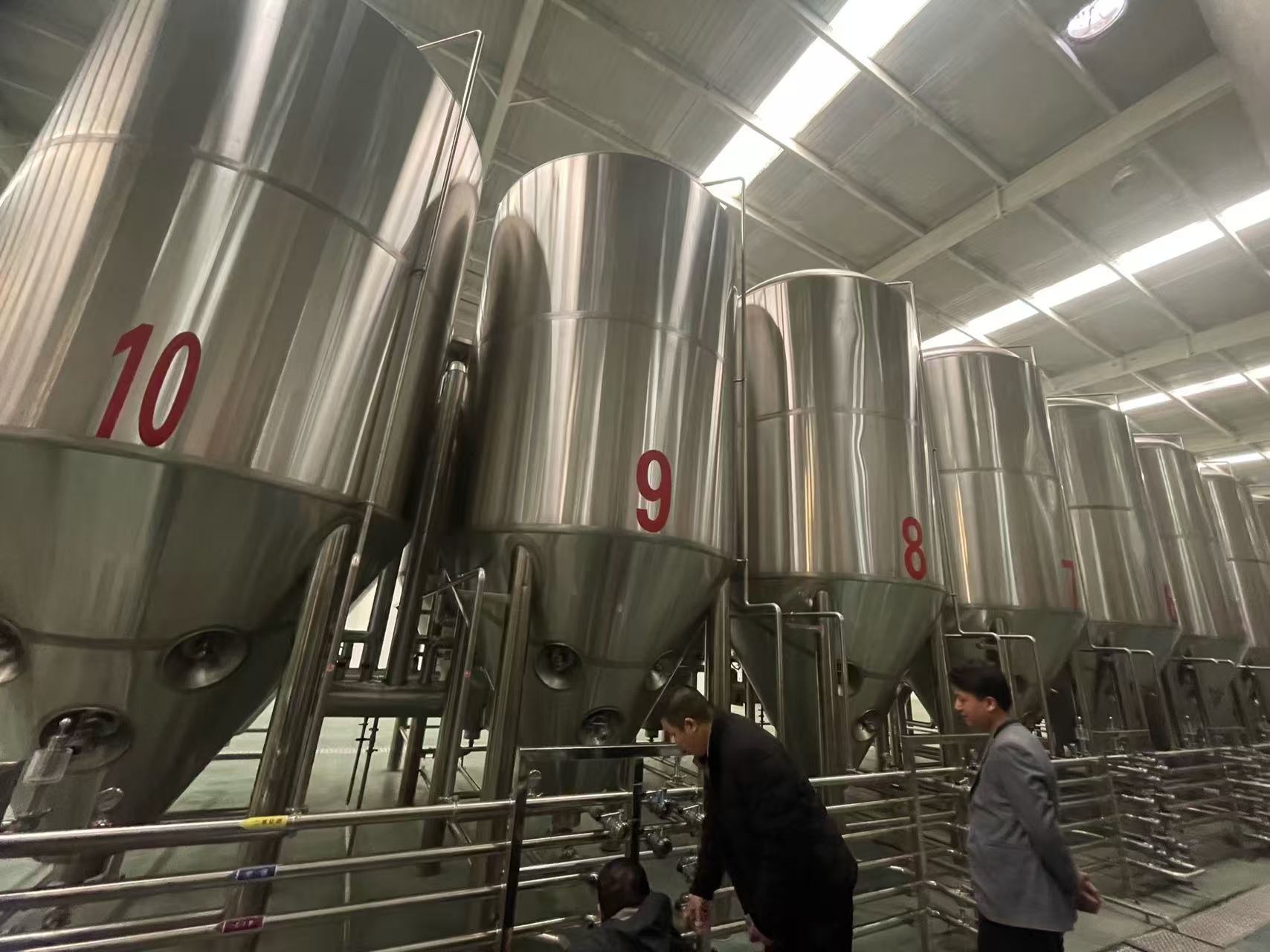 罗田精酿啤酒设备厂—平面布置、设备设计、制造、调试、培训等一条龙服务